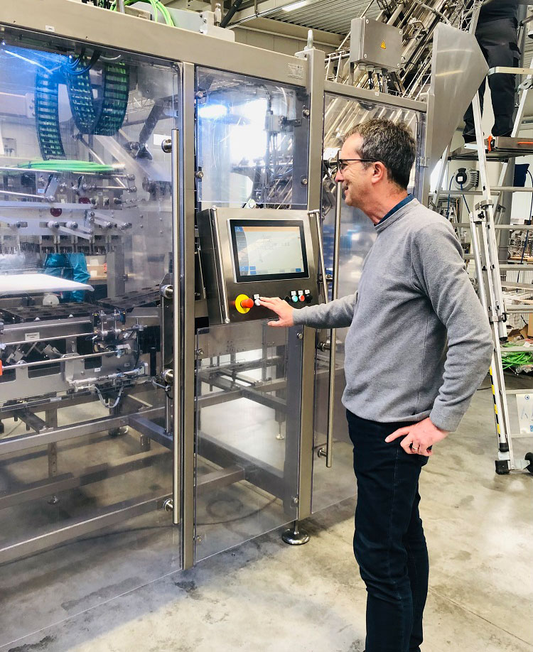 Top-Loader-2100iBFS-sema-mitarbeiter